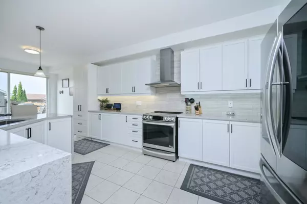 New Tecumseth, ON L9R 0H6,14 Holt DR