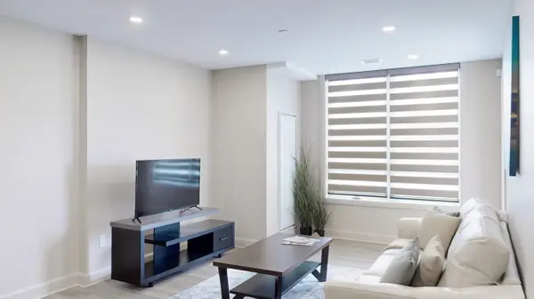 Belleville, ON K8N 0H9,156A Wims WAY #205