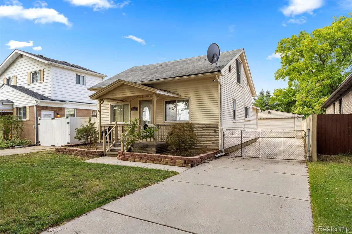 Dearborn Heights, MI 48127,5655 Robindale AVE