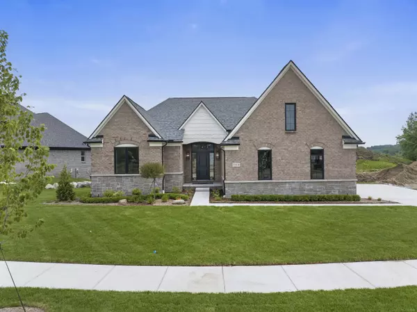 55576 Bay Oaks CT, Shelby Twp, MI 48315