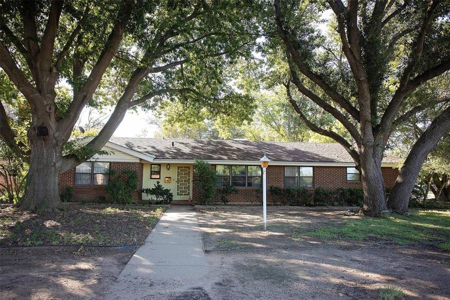 1400 Oak Hills Drive, Graham, TX 76450