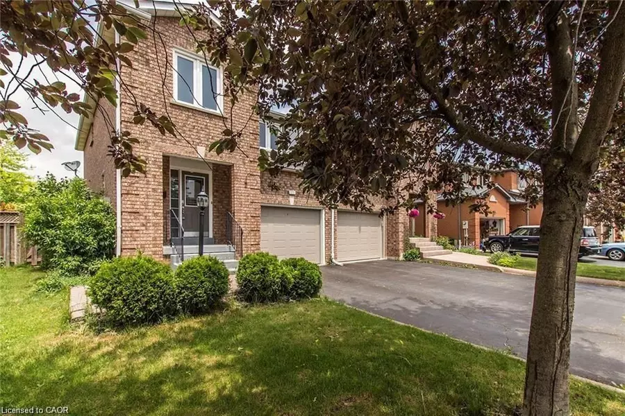 125 Hopewell RD, Oakville, ON L6H 5Z1