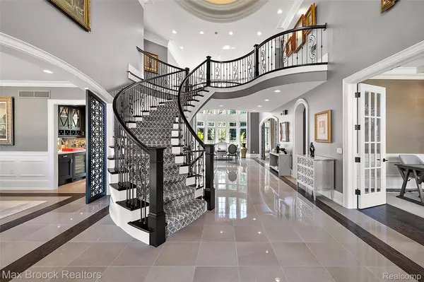 Rochester, MI 48306,5466 Orchard Ridge DR