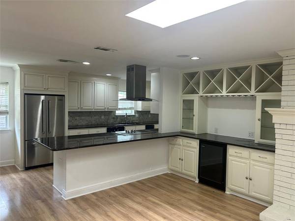 Dallas, TX 75229,5416 Northmoor Drive