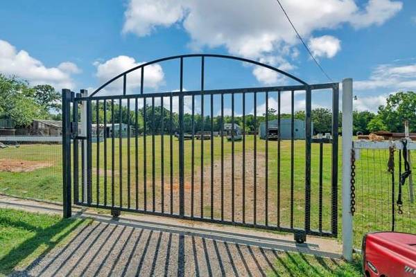 Burleson, TX 76028,111 N Briaroaks Road