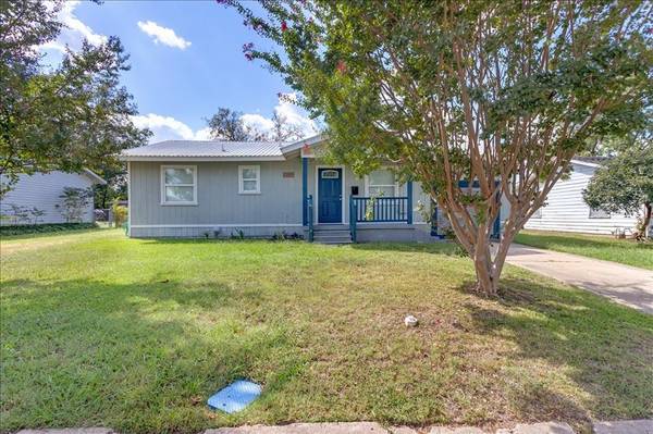 Bonham, TX 75418,1309 Pine Street