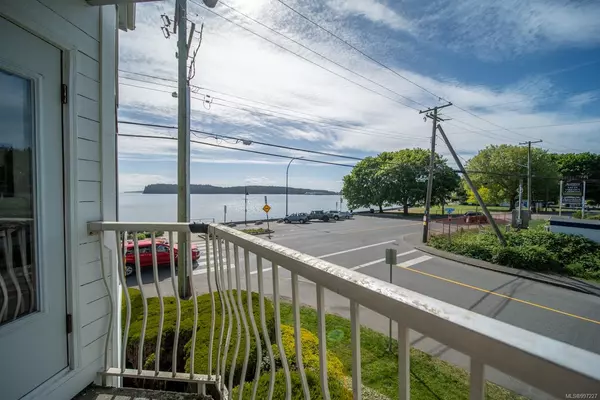 Nanaimo, BC V9S 5P4,2815 Departure Bay Rd #207