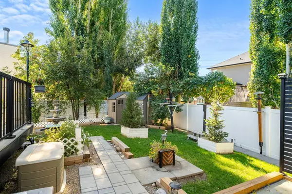 Calgary, AB T2X 3M3,258 Chaparral CT SE