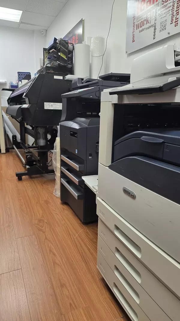 Vaughan, ON L4J 1W4,8108 Yonge ST #205