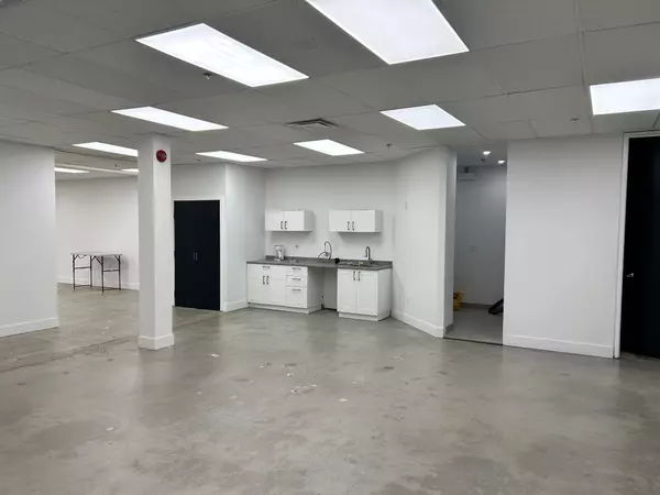 Toronto W04, ON M6A 2W5,1168 Caledonia RD #3 - OPT 1