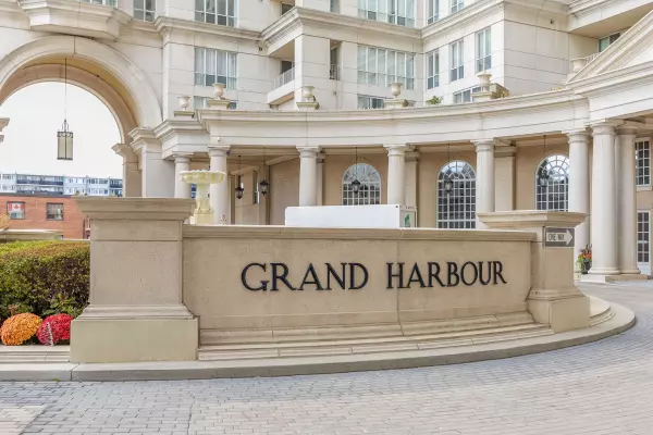 2287 Lake Shore BLVD #906, Toronto W06, ON M8V 3Y1