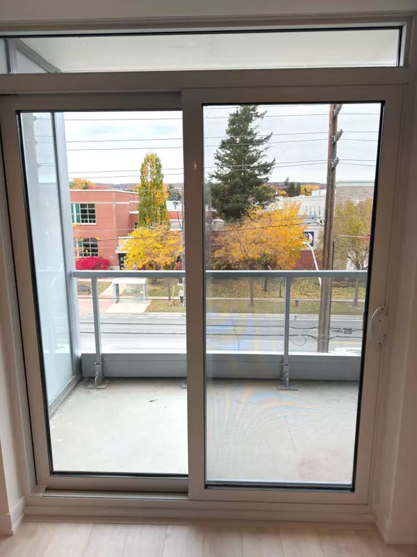 Burlington, ON L7T 2E1,500 Plains RD E #310