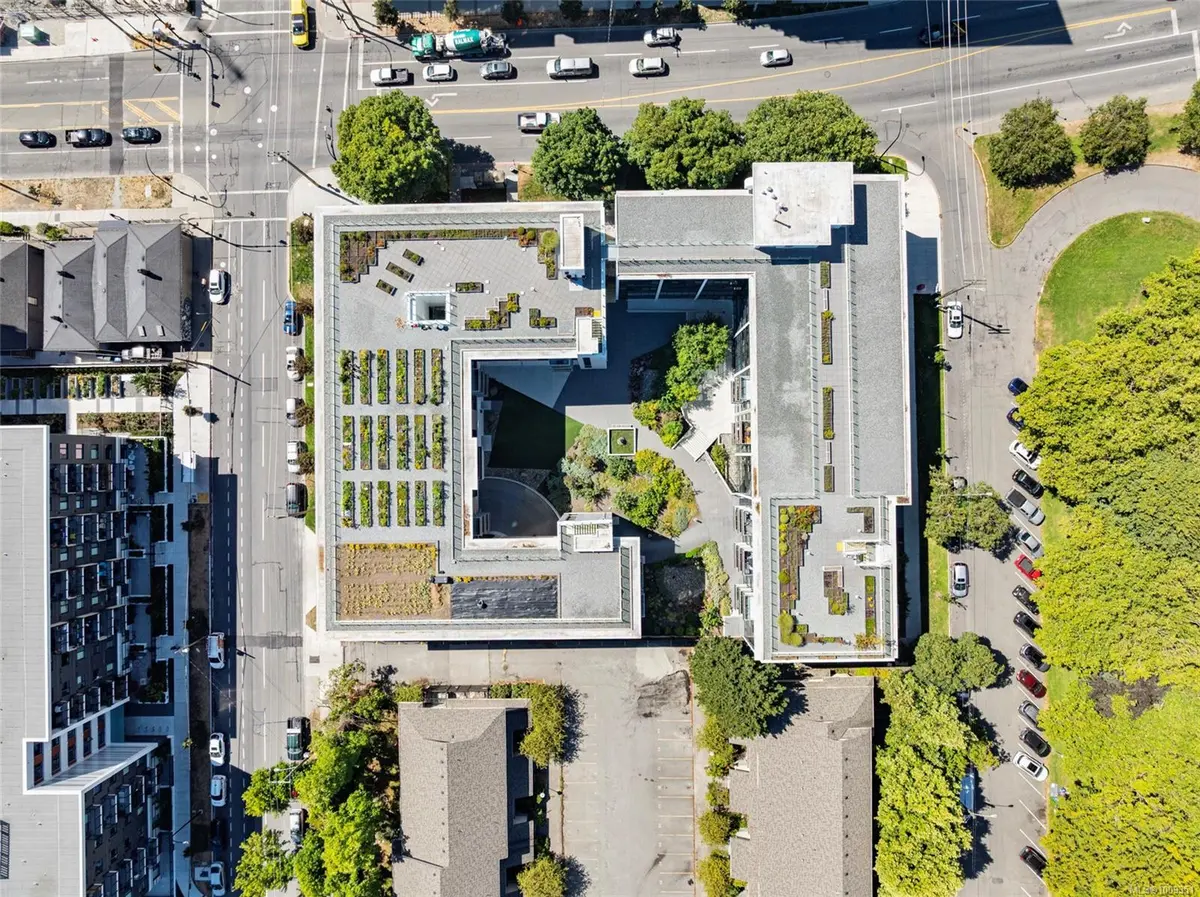 Victoria, BC V8V 3P9,1411 Cook St #S315