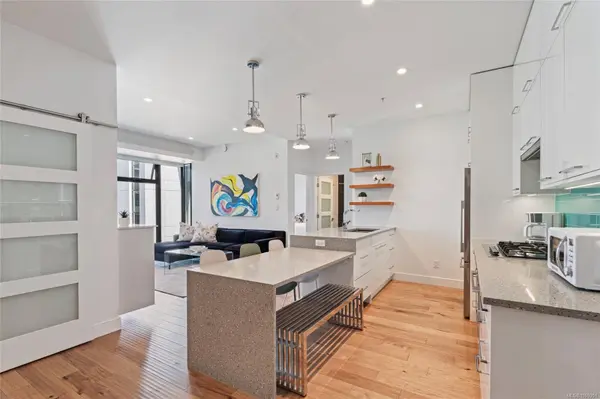 Victoria, BC V8V 3P9,1411 Cook St #S315