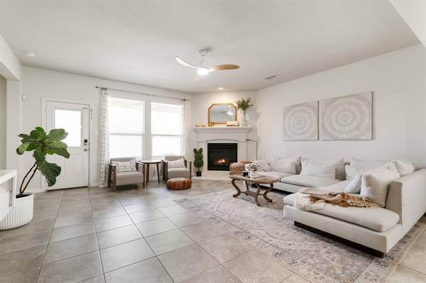 616 Dunster Lane,  Saginaw,  TX 76131