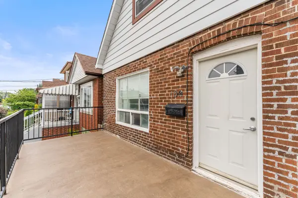 Toronto W04, ON M6E 2L8,100 Livingstone AVE