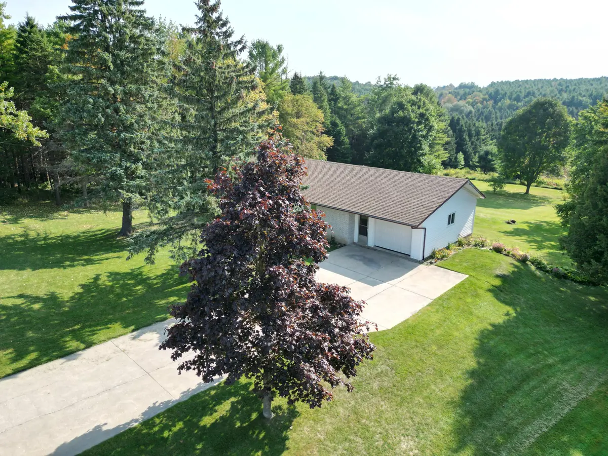 Mapleton, ON N0G 1P0,7321 Wellington Rd 11 N/A