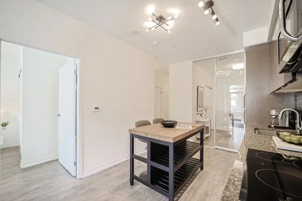 Toronto C10, ON M4S 0A4,89 Dunfield AVE #405