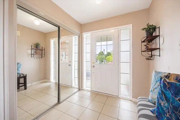 East Gwillimbury, ON L0G 1M0,53 Hammill HTS