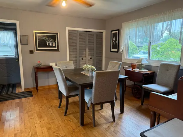 Fort Erie, ON L2A 5B5,671 Parkdale AVE