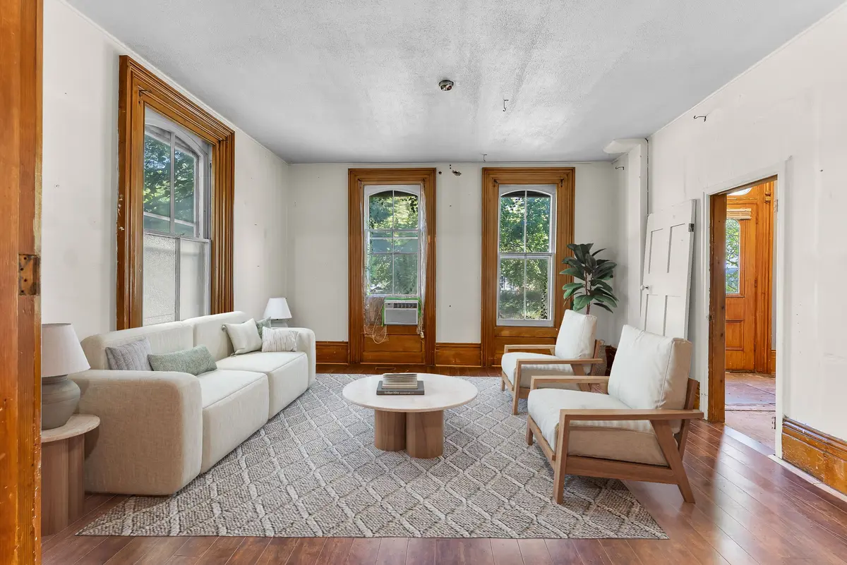 St. Catharines, ON L2N 4T4,6 Henry ST