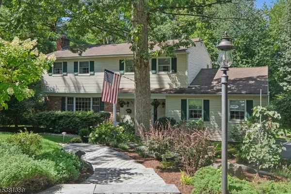 96 Exeter Dr, Berkeley Heights Twp., NJ 07922