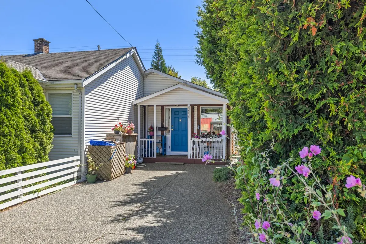 Esquimalt, BC V9A 4R2,1205 Colville Rd #B