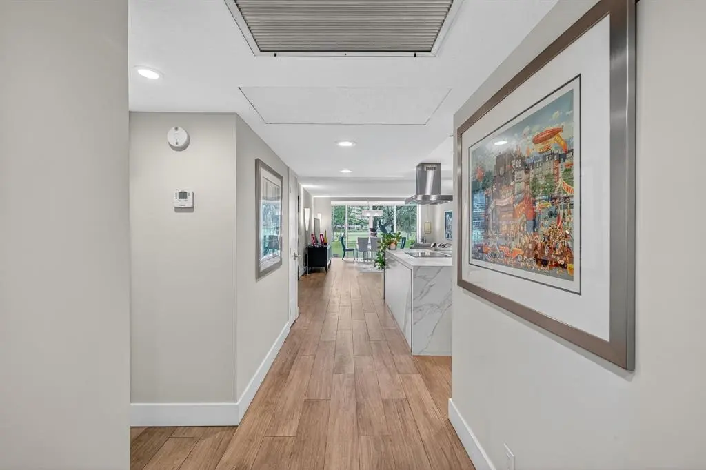 Pompano Beach, FL 33069,3900 Oaks Clubhouse Dr #112