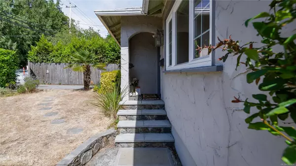 Saanich, BC V8N 1B8,2550 Sinclair Rd