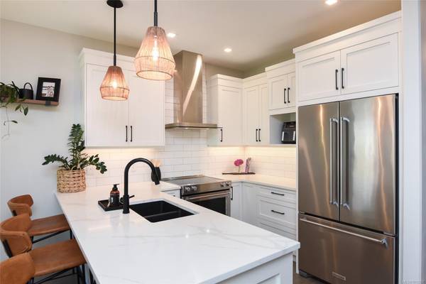 468 Anderton Rd #2,  Comox,  BC V9M 2A5