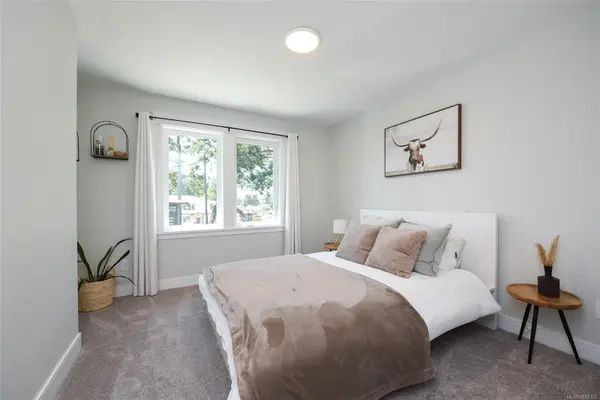 Comox, BC V9M 2A5,468 Anderton Rd #2