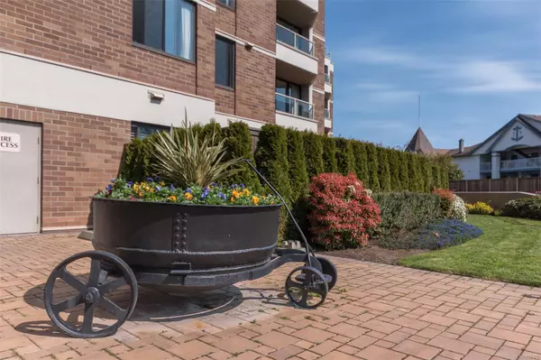 Victoria, BC V8V 4T9,225 Belleville St #113