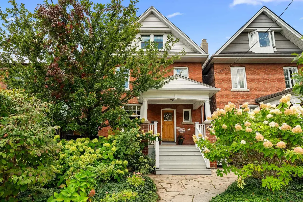 Toronto W02, ON M6P 2P5,222 Pacific AVE