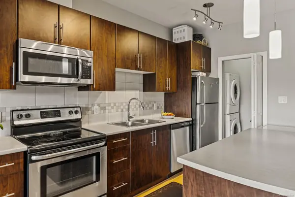 Langford, BC V9C 3T6,3240 Jacklin Rd #411