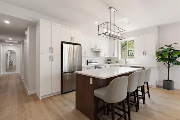 Esquimalt, BC V9A 6C7,483 South Joffre St #301