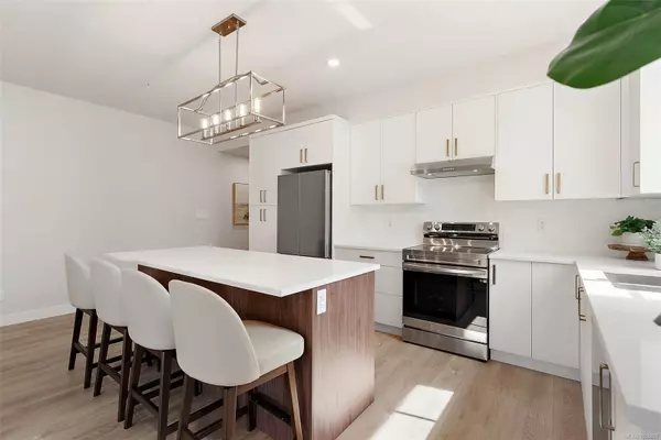 Esquimalt, BC V9A 6C7,483 South Joffre St #301