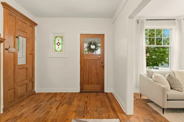 Toronto W02, ON M6P 2P5,222 Pacific AVE