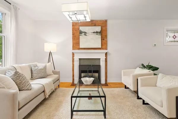 Toronto W02, ON M6P 2P5,222 Pacific AVE