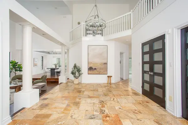 Hamilton, ON L0R 1H2,12 Blackberry PL