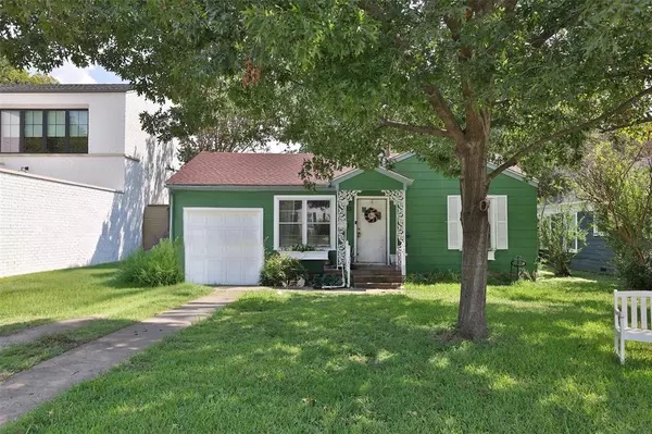 Dallas, TX 75218,8632 Redondo Drive