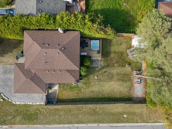 Oshawa, ON L1J 7H7,359 Salerno ST