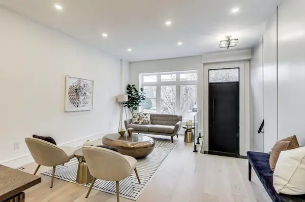 36 Doris DR, Toronto E03, ON M4B 3C8