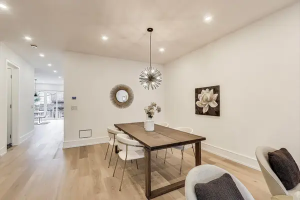 36 Doris DR, Toronto E03, ON M4B 3C8