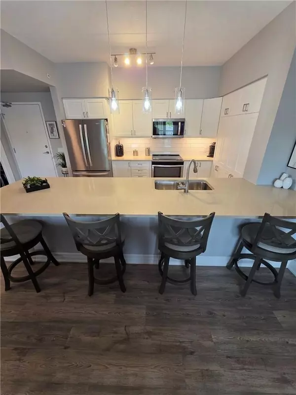 Hamilton, ON L9B 0J7,39 SISTER VARGA TER #105