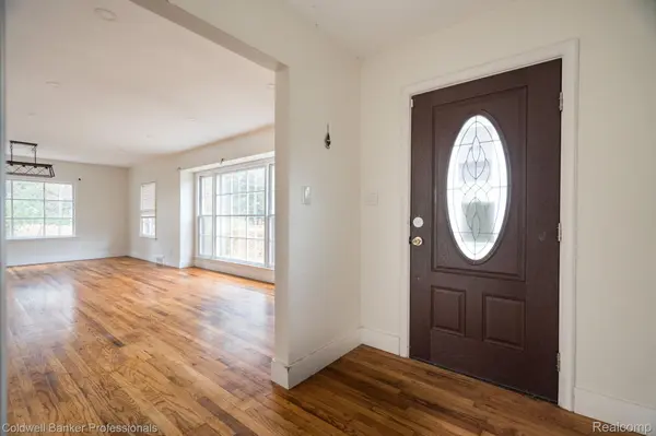 Southfield, MI 48033,22806 Carleton AVE