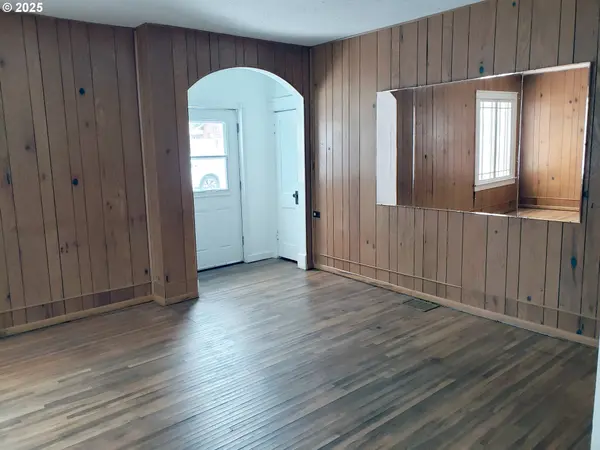 404 N HOLMES ST, Wallowa, OR 97885