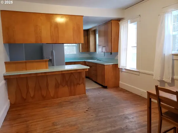 404 N HOLMES ST, Wallowa, OR 97885