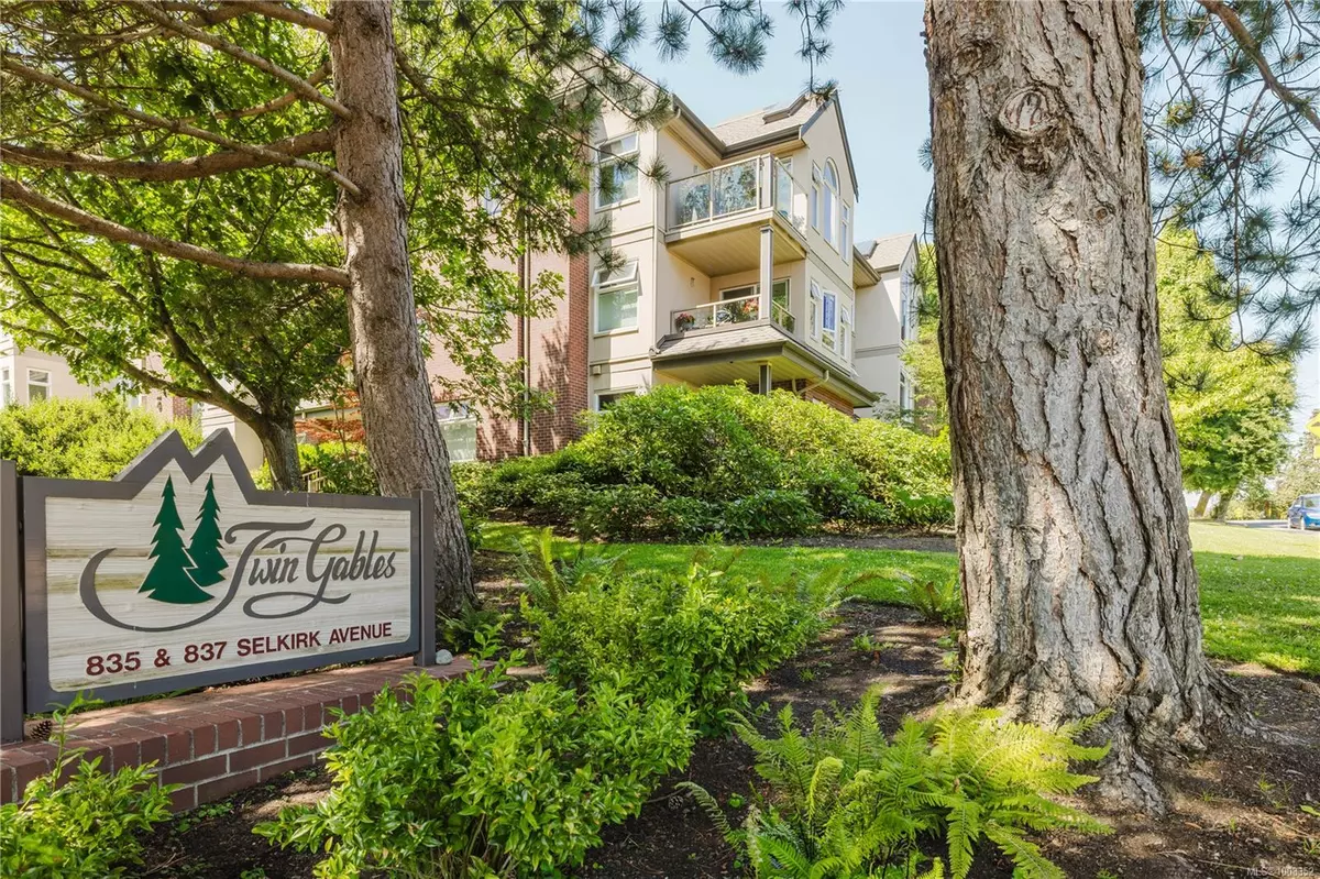 Esquimalt, BC V9A 2T7,835 Selkirk Ave #204