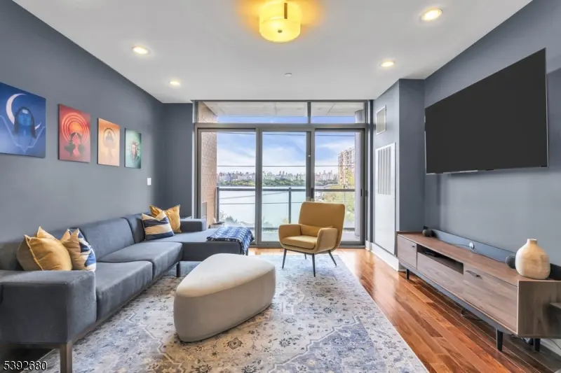 North Bergen Twp., NJ 07047,8125 River Rd #5C