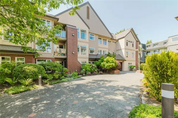 Esquimalt, BC V9A 2T7,835 Selkirk Ave #204